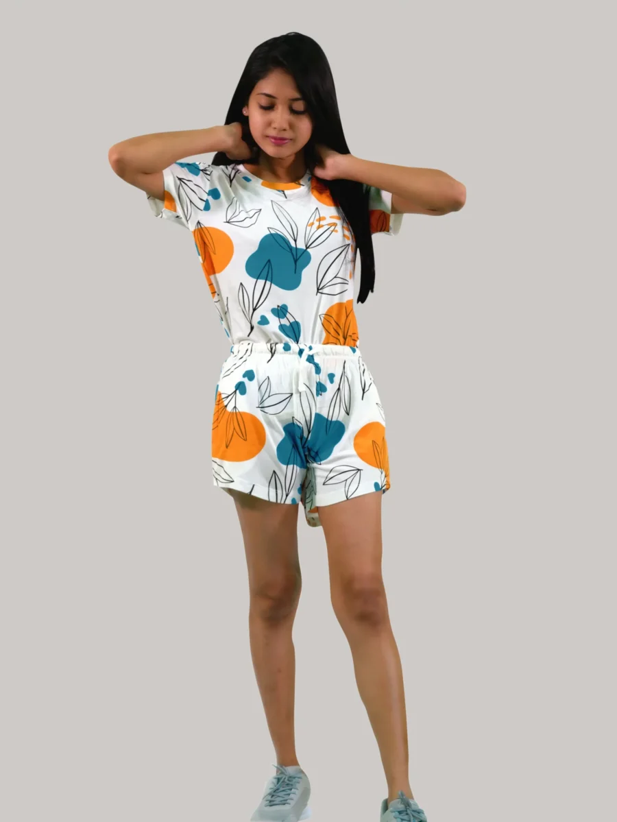Leaves & Cloud T-shirt & Shorts Set in Tofu - Image 4