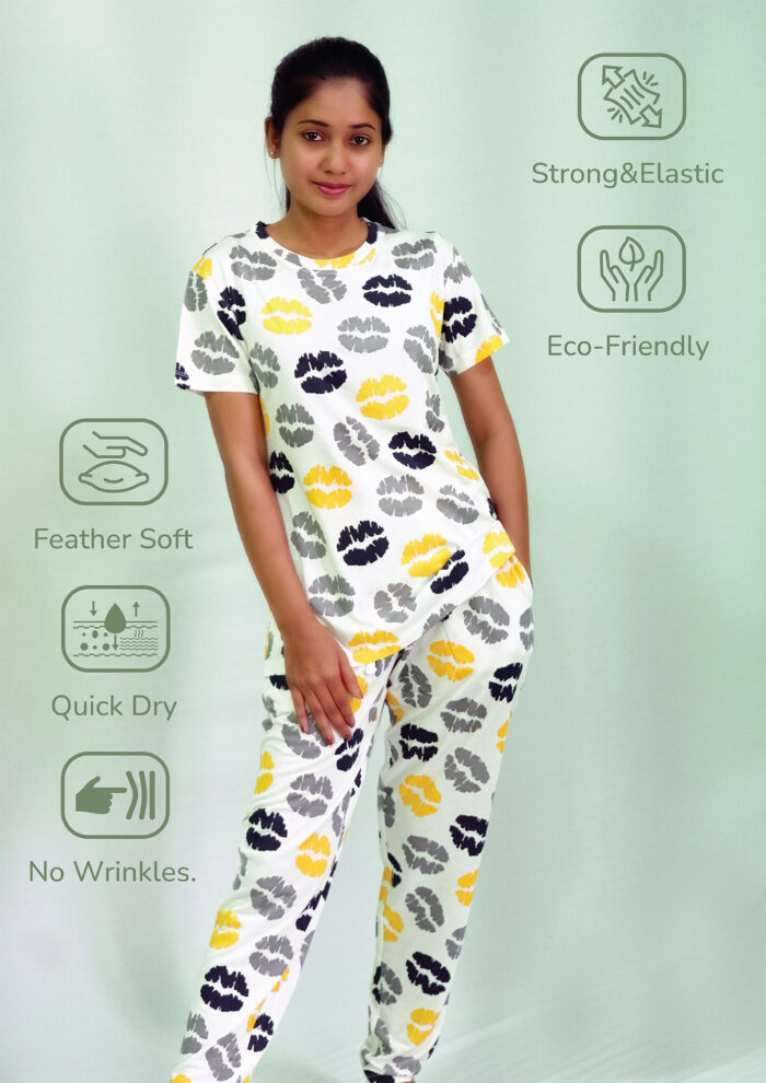 Kisses Print T-shirt & Pant Night Dress in Tofu